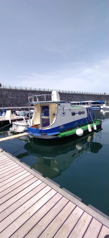 Botel House Boat *